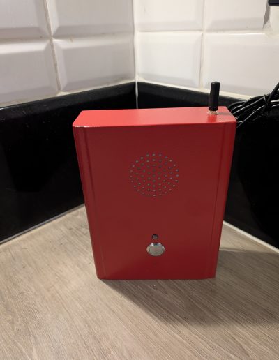 Borne d'appel d'urgence rouge conforme norme MS 70 pour les ERP