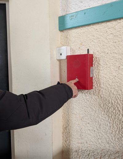 téléphone d'alerte ERP montrant le système GSM sans fil