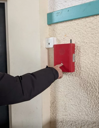 téléphone d'alerte ERP montrant le système GSM sans fil